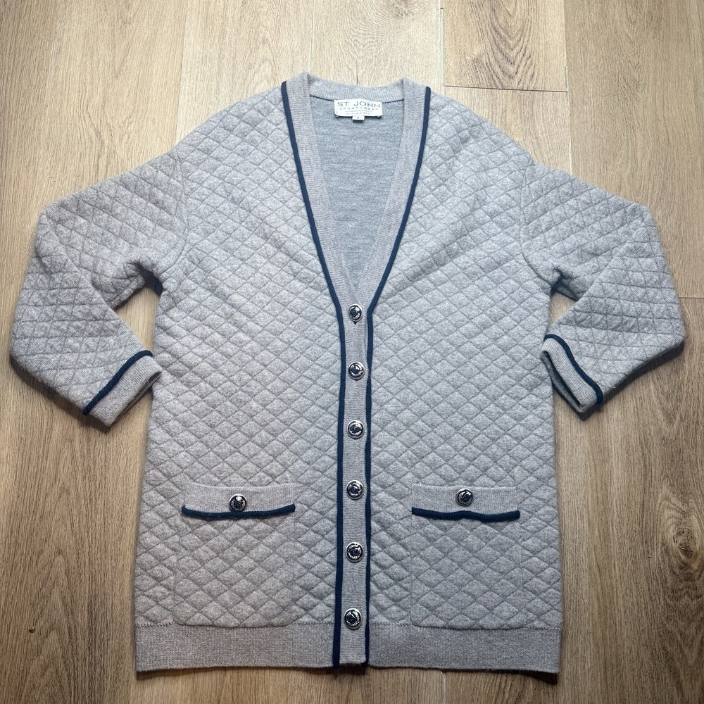 St. John Preppy quilted grey cardigan Navy‎ Blue Accents Buttons Size P